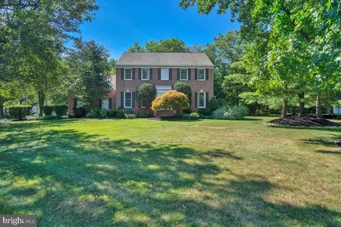 100 Swallow Ct, North Wales, PA 19454