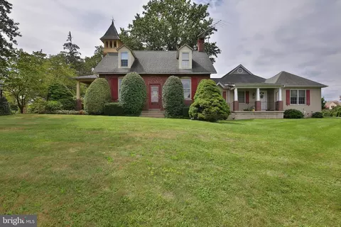 628 Cowpath Rd, Telford, PA 18969