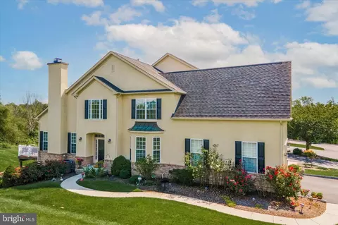 550 Deer Lake Cir, Blue Bell, PA 19422