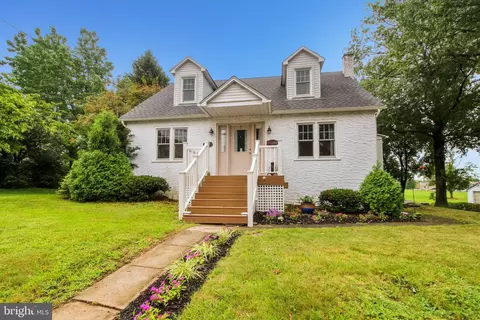 128 W 11th St, Red Hill, PA 18076