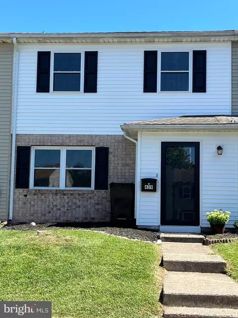 439 Colonial Dr, East Greenville, PA 18041