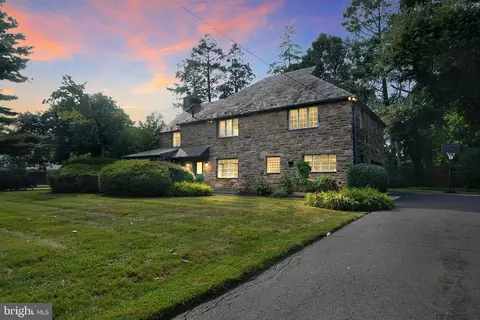 8310 Cedar Rd, Elkins Park, PA 19027