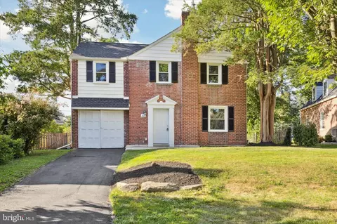 517 Rock Glen Dr, Wynnewood, PA 19096