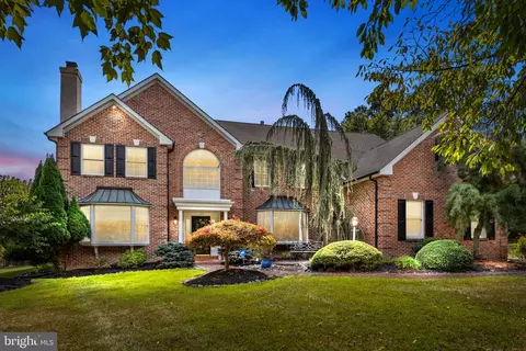 107 Scott Cir, North Wales, PA 19454