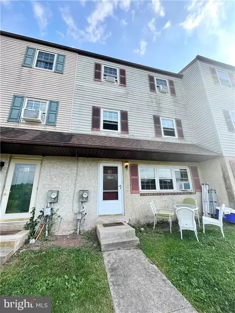 30 Berger Ln, Schwenksville, PA 19473