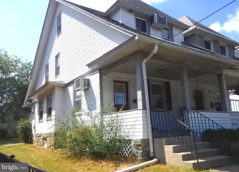 830 Montgomery Ave, Narberth, PA 19072