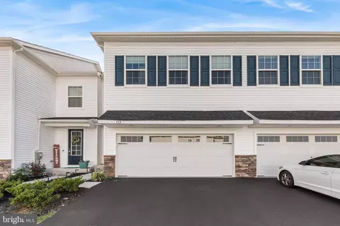 153 Golden Vale Dr, Royersford, PA 19468