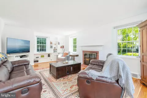 604 Pennsylvania Ave, Oreland, PA 19075