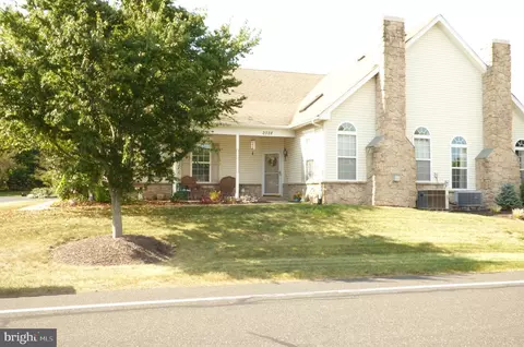 2028 Rose Dr, Pennsburg, PA 18073