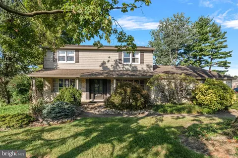 1067 Barnswallow Ln, Huntingdon Valley, PA 19006