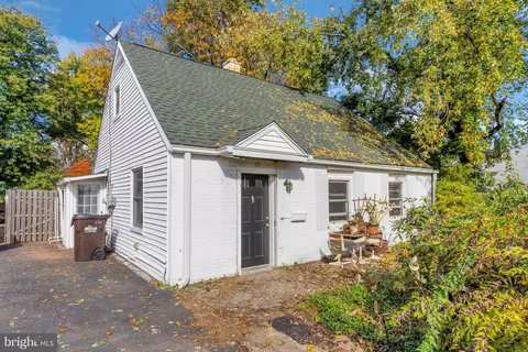 39 Republic Ave, Norristown, PA 19403