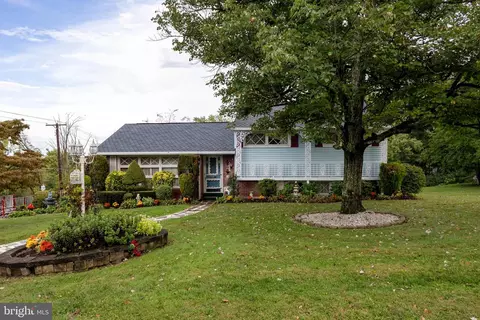 2288 Horseshoe Dr, Pottstown, PA 19464