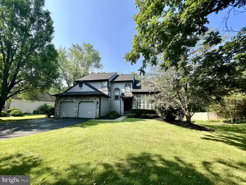48 Andrew Ln, Lansdale, PA 19446