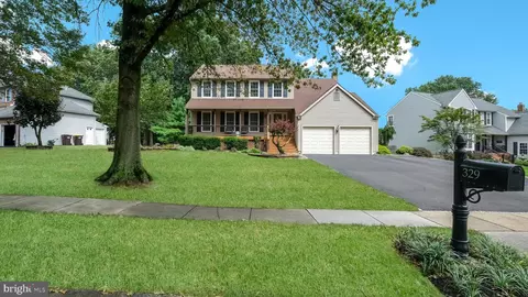 329 Abbey Ln, Lansdale, PA 19446