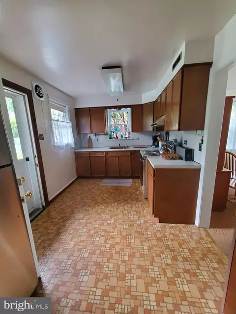 40 Johns Rd, Cheltenham, PA 19012 photo 2