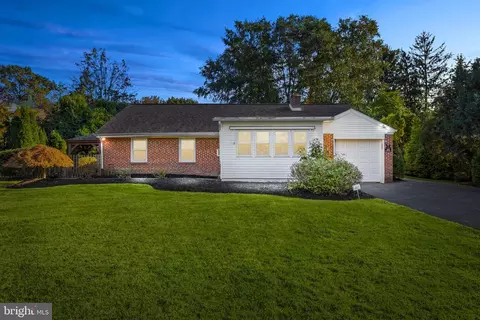 1375 Meetinghouse Rd, Meadowbrook, PA 19046