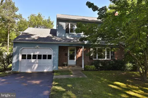 521 Manor House, Willow Grove, PA 19090