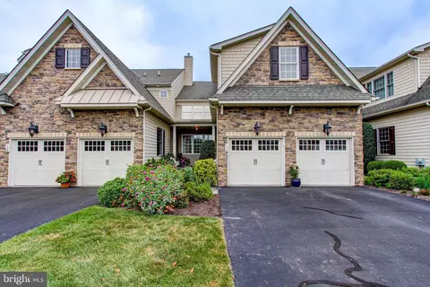 106 Brindle Ct, Norristown, PA 19403