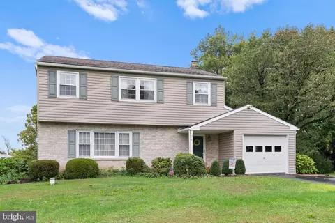 325 Bow Ln, Gilbertsville, PA 19525
