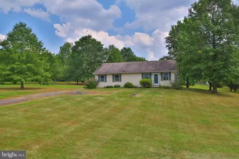 2135 Hendricks Rd, Pennsburg, PA 18073