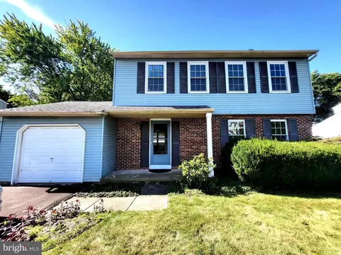 110 Station Dr, North Wales, PA 19454