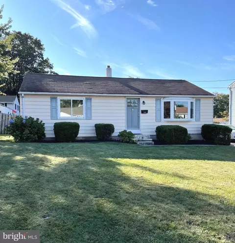 305 Pearl Ave, Horsham, PA 19044