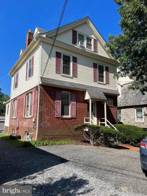 112 N Essex Ave, Narberth, PA 19072