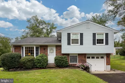 617 Brenda Ln, Norristown, PA 19403