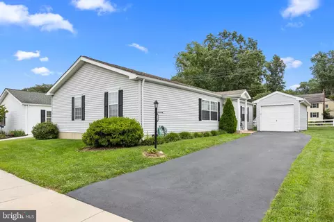 1103 Jfk Dr, North Wales, PA 19454