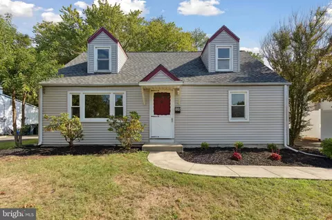 335 Surrey Ln, Hatboro, PA 19040