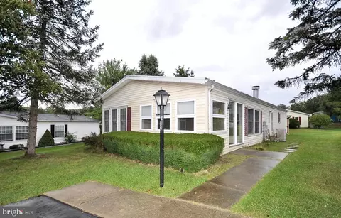 12 Boxwood Ct, Harleysville, PA 19438