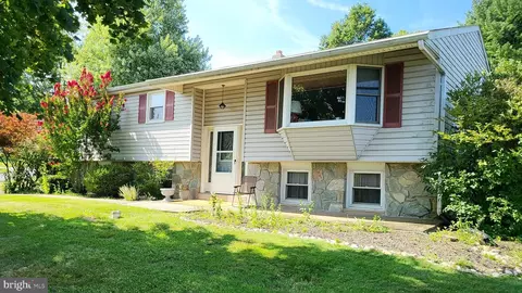 1313 Klinerd Rd, Pennsburg, PA 18073
