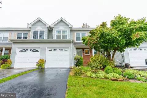 18 Red Tail Ct, Royersford, PA 19468