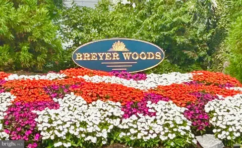 163 Black Cherry Cir, Elkins Park, PA 19027