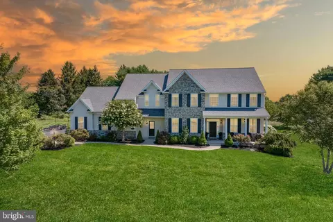 2122 Arbordale Cir, Schwenksville, PA 19473