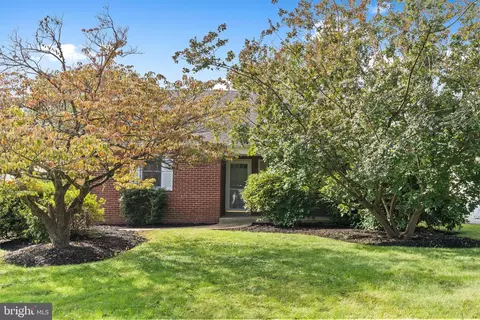 220 Farview Rd, Norristown, PA 19401