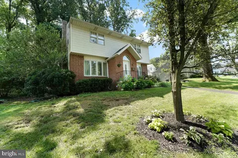 207 Cowbell Rd, Willow Grove, PA 19090