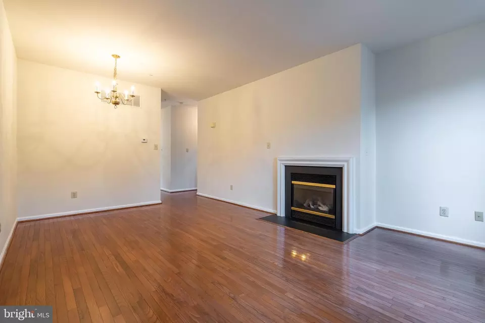  202 Picket Post Ct, Fort Washington, PA 19034 photo 4