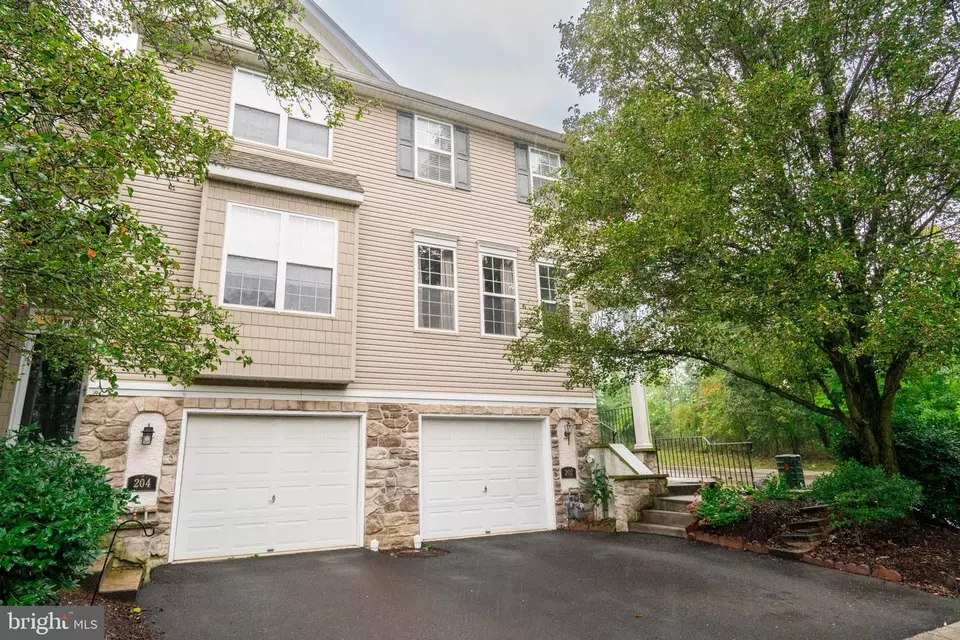  202 Picket Post Ct, Fort Washington, PA 19034 photo 1