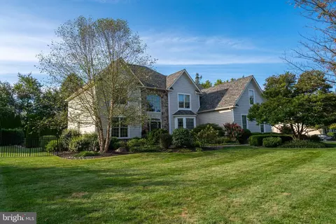 724 Chapel Hill West Ln, Horsham, PA 19044