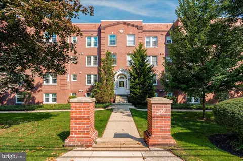 104 Woodside Rd #C-202, Haverford, PA 19041