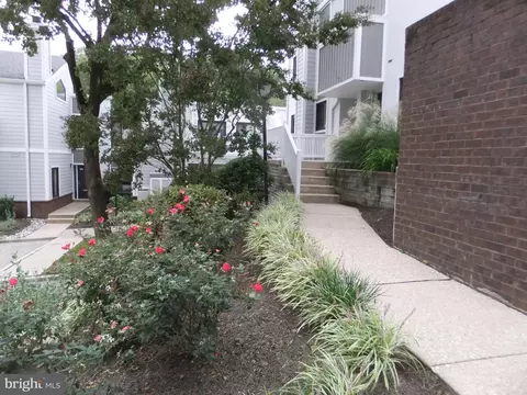 1720 Oakwood Ter #6A, Penn Valley, PA 19072