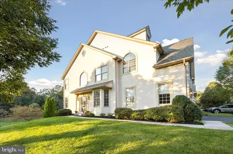 81 Brownstone Dr, East Norriton, PA 19401
