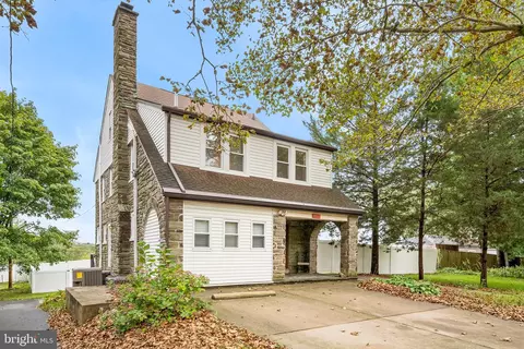 619 Chelten Hills Dr, Elkins Park, PA 19027