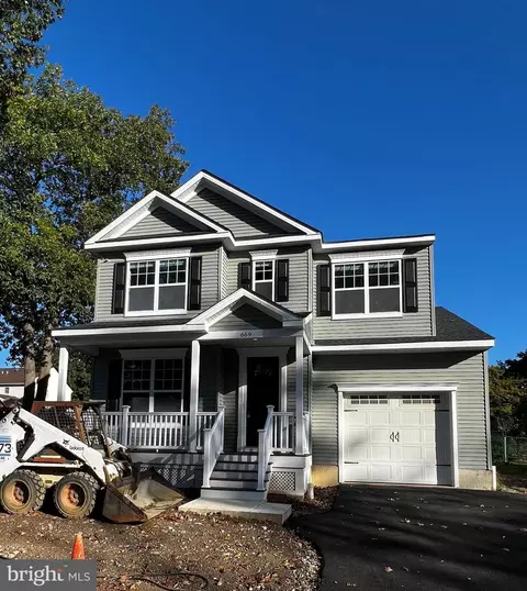 669 Maple Ave, Glenside, PA 19038