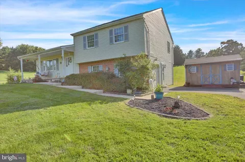 8 Windward Dr, Barto, PA 19504 photo 3