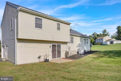 8 Windward Dr, Barto, PA 19504 photo 4