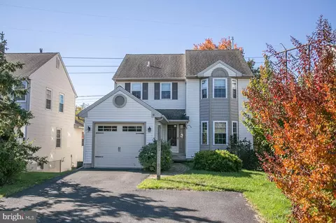 425 Tudor Rd, Collegeville, PA 19426
