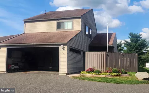 321 Bridge St, Collegeville, PA 19426