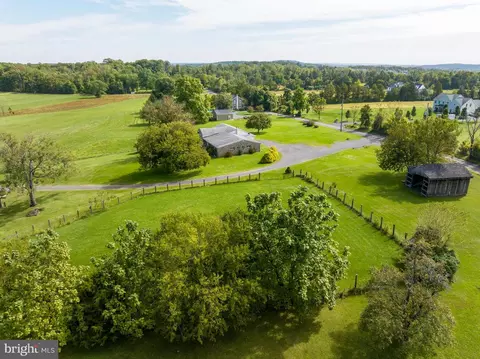 3237 Salford Station Rd, Perkiomenville, PA 18074